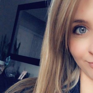 Meet your Posher, Monica